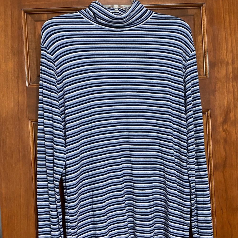 WHITE-STAG LONG SLEEVE TURTLENECK TOP